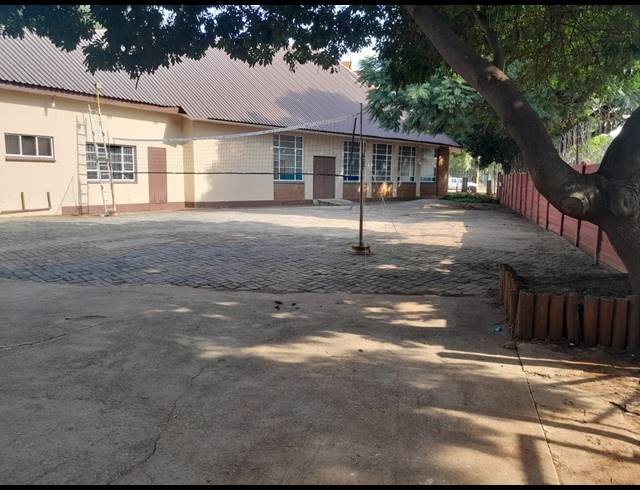 7 BEDROOM HOUSE FOR SALE IN RUSTENBURG CENTRAL